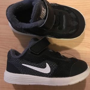 Nike revolution 3 baby shoes